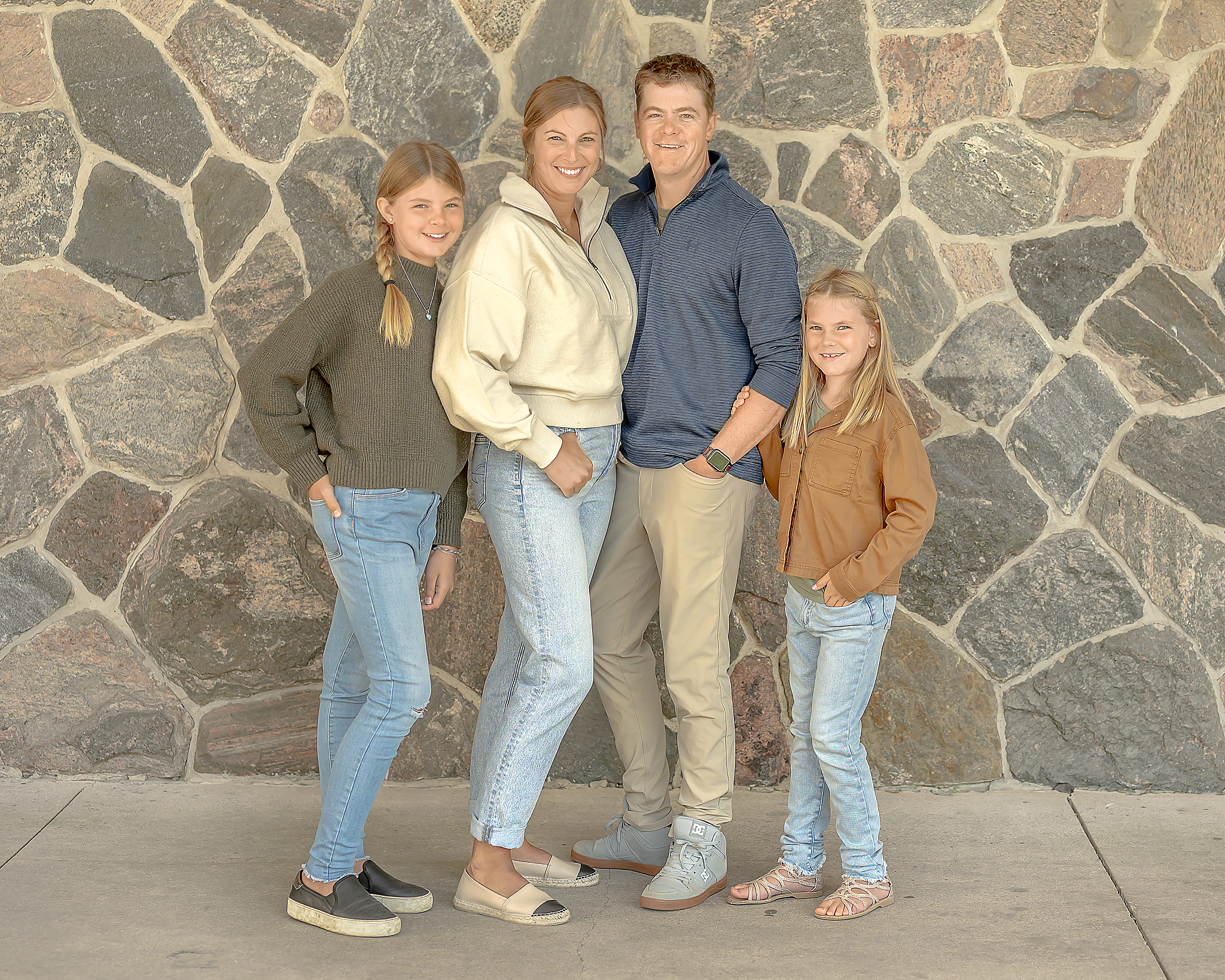 Niagara family photographer, Michelle DenBak, professional family photographer featuring family of four