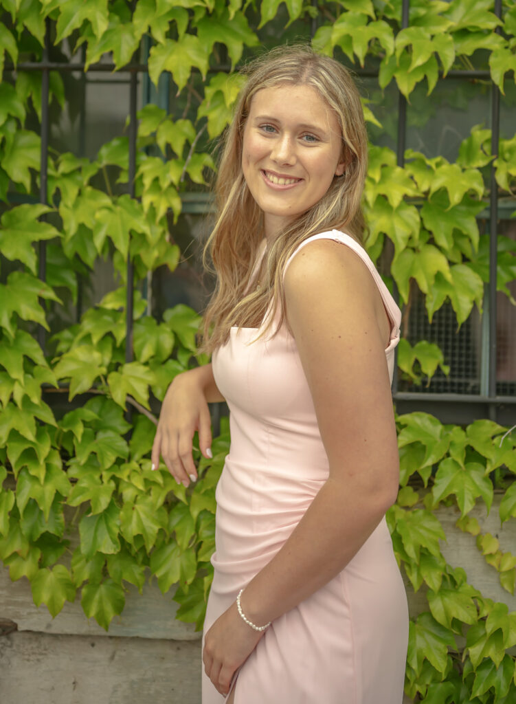 Graduation portrait session at 
Lock 3 in St. Catharines